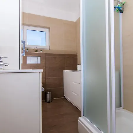 Relax - Beautiful With Heated Saltwater Pool & Jacuzzi Apartment