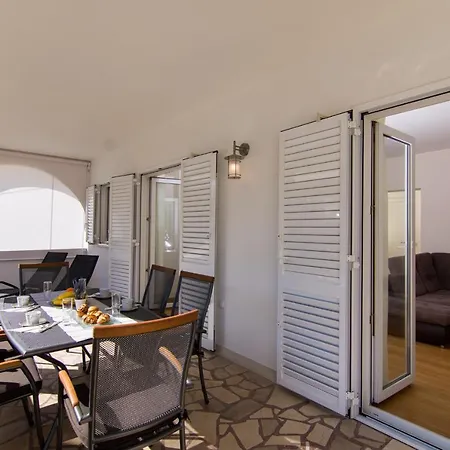 Apartment Relax - Beautiful With Heated Saltwater Pool & Jacuzzi Kaštela