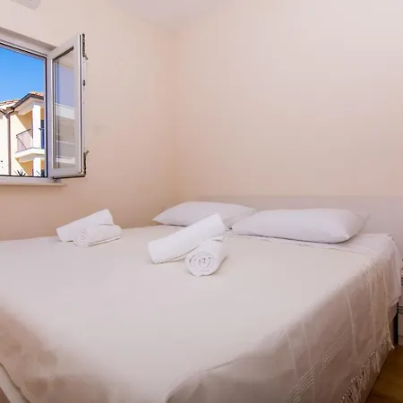 Relax - Beautiful With Heated Saltwater Pool & Jacuzzi Apartment *