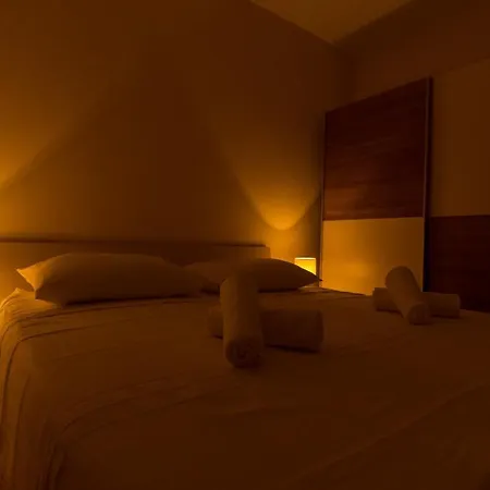 Relax - Beautiful With Heated Saltwater Pool & Jacuzzi Apartment *
