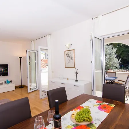 Relax - Beautiful With Heated Saltwater Pool & Jacuzzi * Kastela