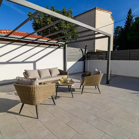 Relax - Beautiful With Heated Saltwater Pool & Jacuzzi *