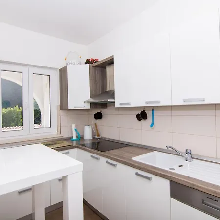 Relax - Beautiful With Heated Saltwater Pool & Jacuzzi Apartment *