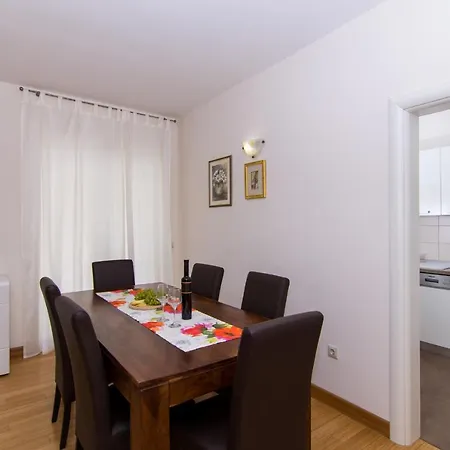 Apartment Relax - Beautiful With Heated Saltwater Pool & Jacuzzi *