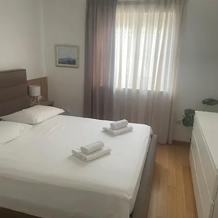 Relax - Beautiful With Heated Saltwater Pool & Jacuzzi Appartamento Kaštela