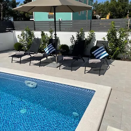 Appartamento Relax - Beautiful With Heated Saltwater Pool & Jacuzzi Kaštela