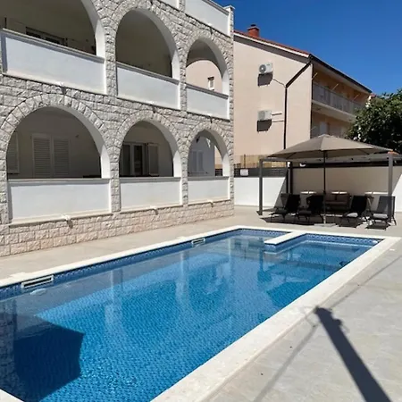 Relax - Beautiful With Heated Saltwater Pool & Jacuzzi Appartamento Kaštela