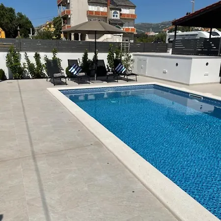 Relax - Beautiful With Heated Saltwater Pool & Jacuzzi Appartamento