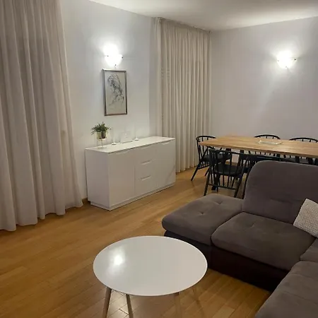 Relax - Beautiful With Heated Saltwater Pool & Jacuzzi Appartamento *